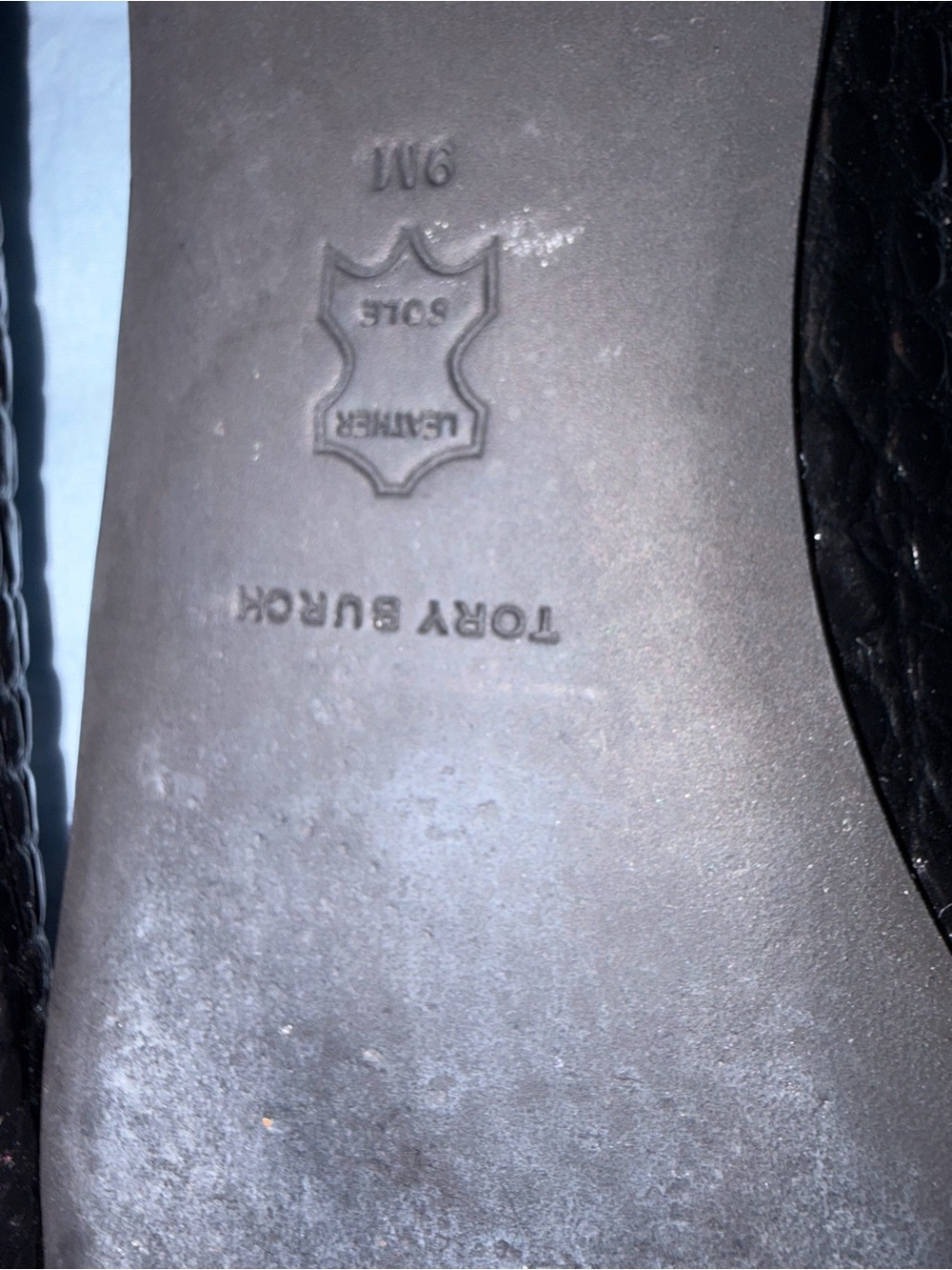 Tory Burch Black Croc-Embossed Patent Logo Ballet Flats - Picture 5 of 5